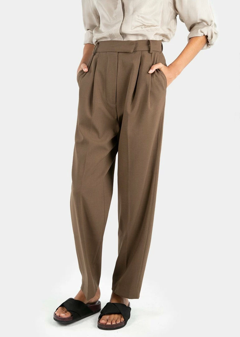 Hot Sale βοΈ The Frankie Shop Bea Pleated Suit Pants - Chocolate π₯° 4 The Frankie Shop Bea Pleated Suit Pants - Chocolate