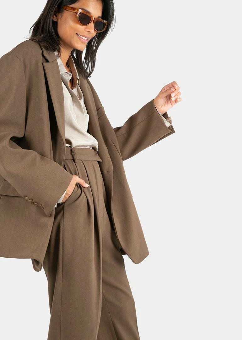 Hot Sale βοΈ The Frankie Shop Bea Pleated Suit Pants - Chocolate π₯° 3 The Frankie Shop Bea Pleated Suit Pants - Chocolate