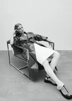 SHOES GIA X RHW Flat Thong Sandal - Black