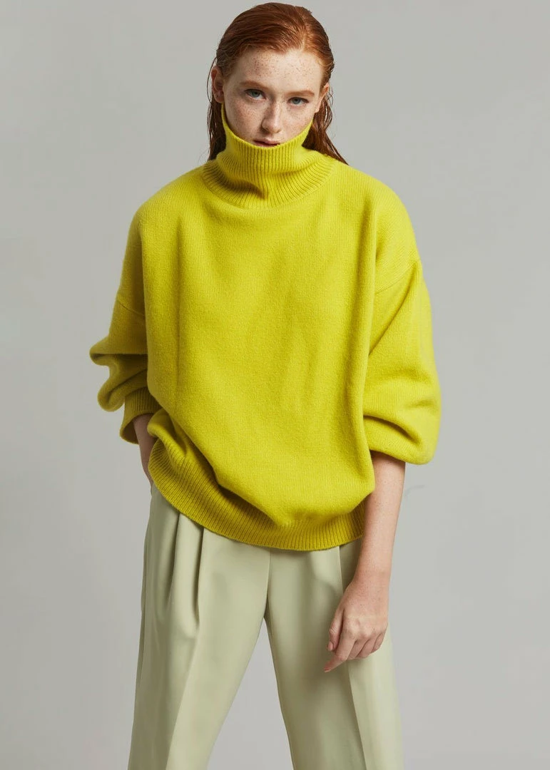 Promo β The Frankie Shop Joya Roll Neck Sweater - Citron π 3 The Frankie Shop Joya Roll Neck Sweater - Citron