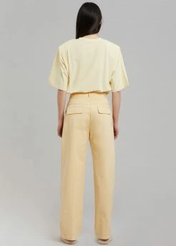 Auver_Fit Kusa Slit Tee - Pale Yellow