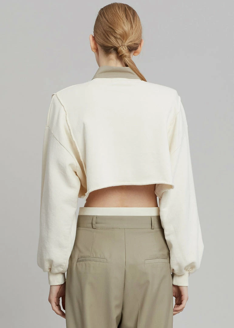 Discount 𧨠August CLOTHING Luz Cropped Sweatshirt - Cream ⨠6 August CLOTHING Luz Cropped Sweatshirt - Cream