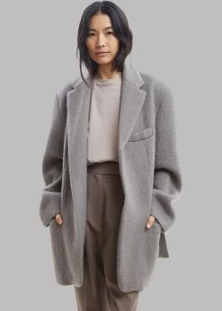 Best Sale π₯° The Frankie Shop CLOTHING Mabel Fuzzy Oversized Blazer - Mink π 17 The Frankie Shop CLOTHING Mabel Fuzzy Oversized Blazer - Mink