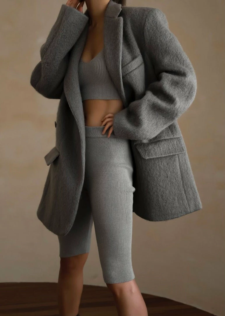 Best Sale π₯° The Frankie Shop CLOTHING Mabel Fuzzy Oversized Blazer - Mink π 3 The Frankie Shop CLOTHING Mabel Fuzzy Oversized Blazer - Mink