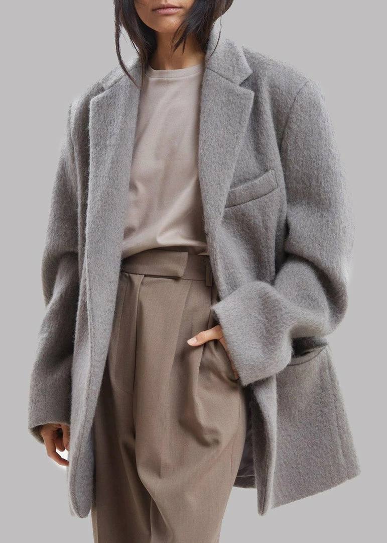 Best Sale π₯° The Frankie Shop CLOTHING Mabel Fuzzy Oversized Blazer - Mink π 5 The Frankie Shop CLOTHING Mabel Fuzzy Oversized Blazer - Mink