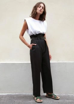 The Frankie Shop Eva Padded Shoulder Muscle T-Shirt - White CLOTHING