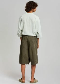 The Farmers Market Men Roman Relaxed Shorts - Olive