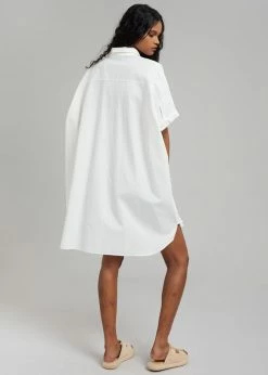 Flash Sale π The Frankie Shop Yvonne Boxy π Shirt π Dress - White β 14 The Frankie Shop Yvonne Boxy Shirt Dress - White